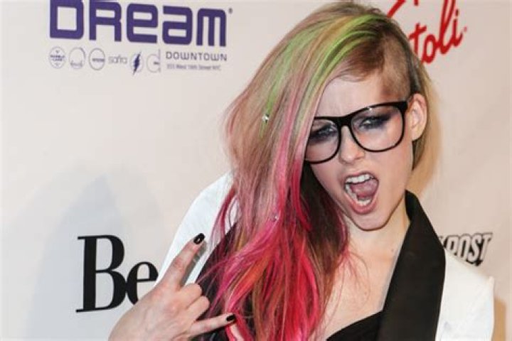 Avril Lavigne Rocks New Multicolored Hair + Talks About Her Wedding Dress