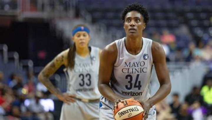 Basketball Player Sylvia Fowles: Neither Married nor Dating a Boyfriend, Where is She Now?