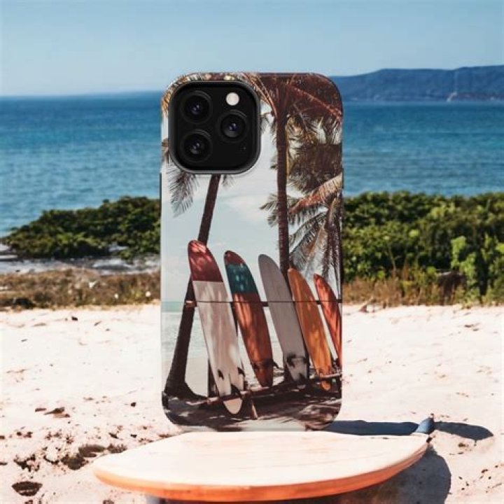 Beyoncé found time for some selfies (check out her Surfboard phone case!)