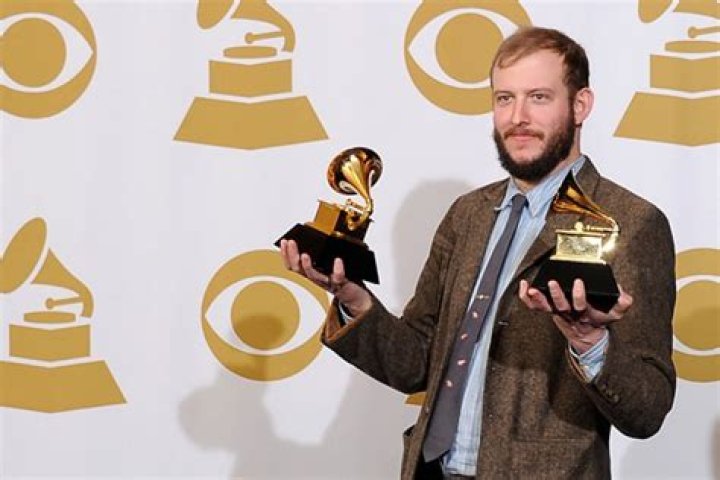 Bon Iver Takes Home Best New Artist Trophy at 2012 Grammys