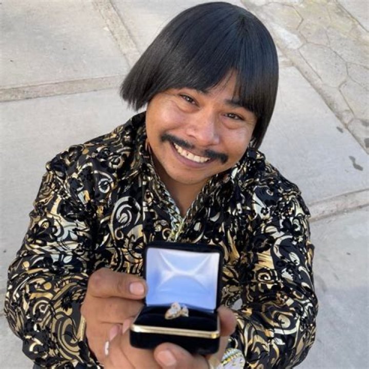 Chaparro Chuacheneger: Unpacking the Viral Mexican Instagram Star's Humor Today