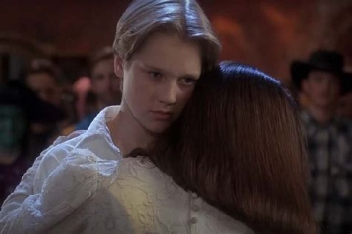 Devon Sawa: From 90s Heartthrob to Horror Hero – A Look at a Lasting Career