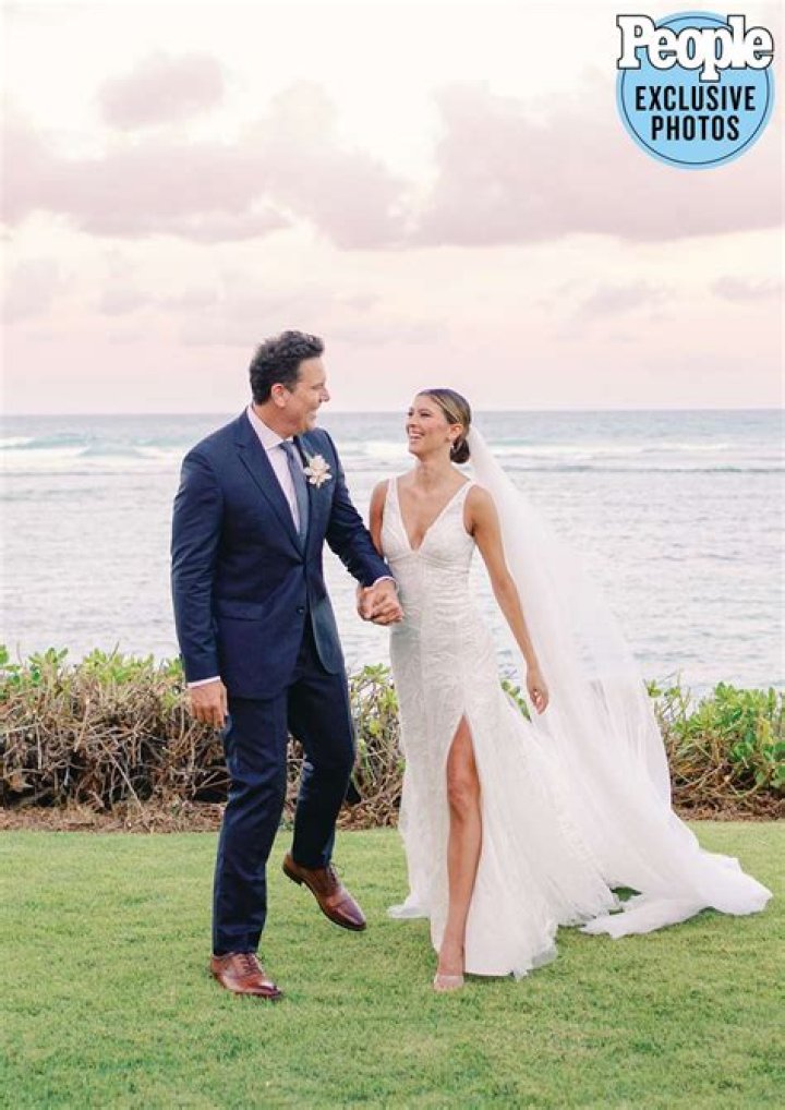 Discovering Dane Cook's Wife: A Look into Kelsi Taylor's Life and Their Hawaii Wedding