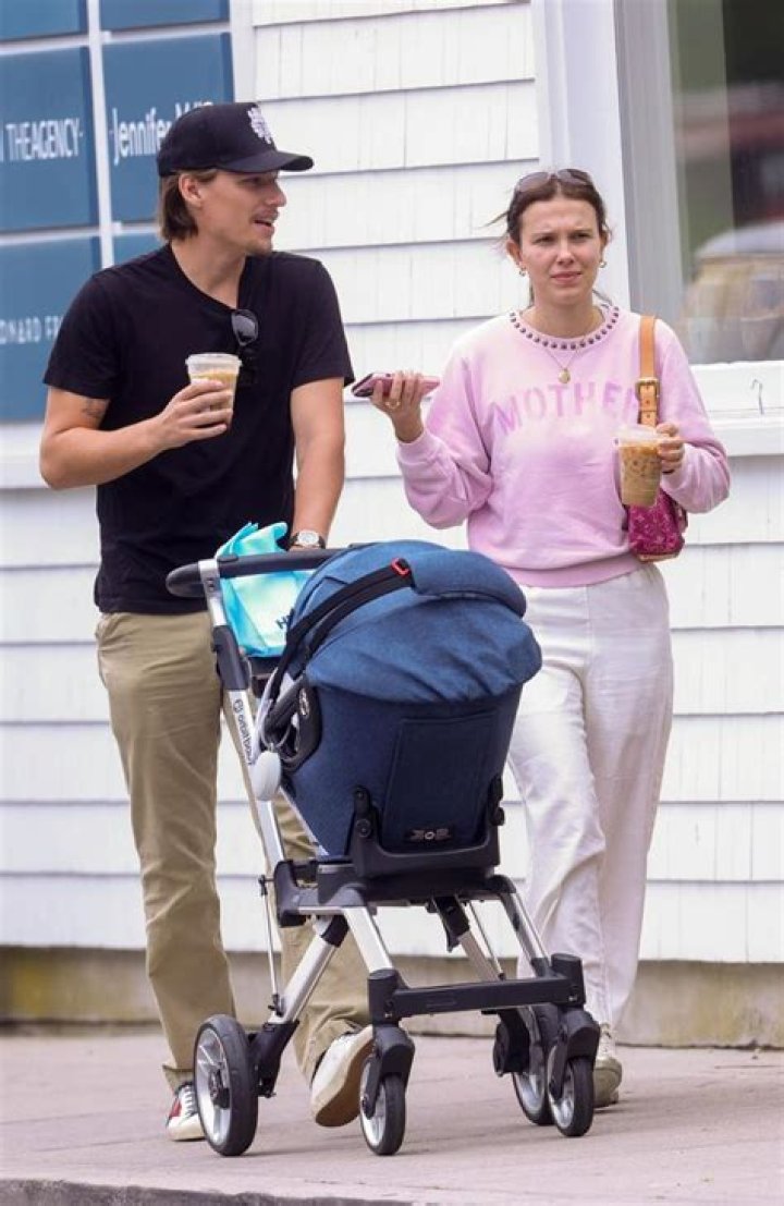 Exploring the Public Interest in Millie Bobby Brown's Feet: Understanding Fan Culture and Respectful Engagement