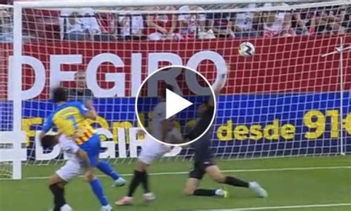 GOAL! Edinson Cavani Score Beauty, Sevilla Vs Valencia [VIDEO]