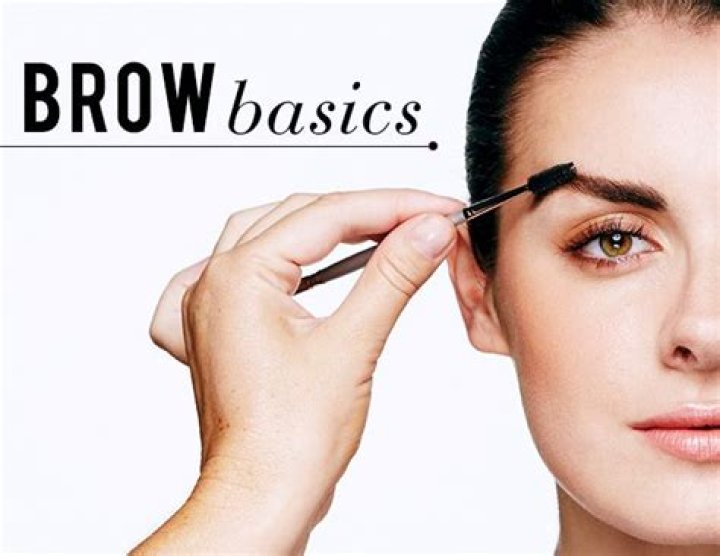 How to Boost Sparse Eyebrows, According to Experts