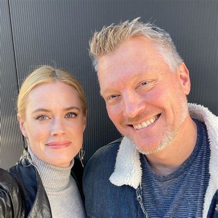 Interesting Facts in Abigail Hawk's Biography: Dating and Boyfriend-Turned-Husband