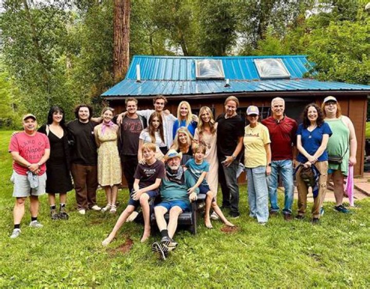 Is Neil Diamond's Brother Still Alive? Unraveling the Family Story