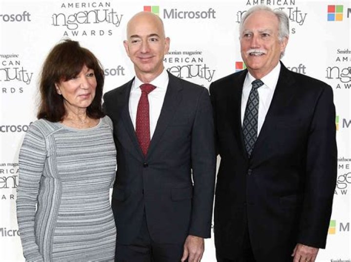 Jacklyn Bezos: A Story of Quiet Strength and Remarkable Beginnings