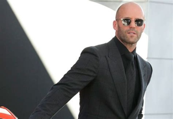 Jason Statham Biography, Age, Wiki, Height, Weight, Girlfriend, Family & More