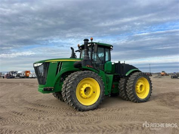 John Deere 9370R Tractor Price, Specs, Attachments & Features 2022
