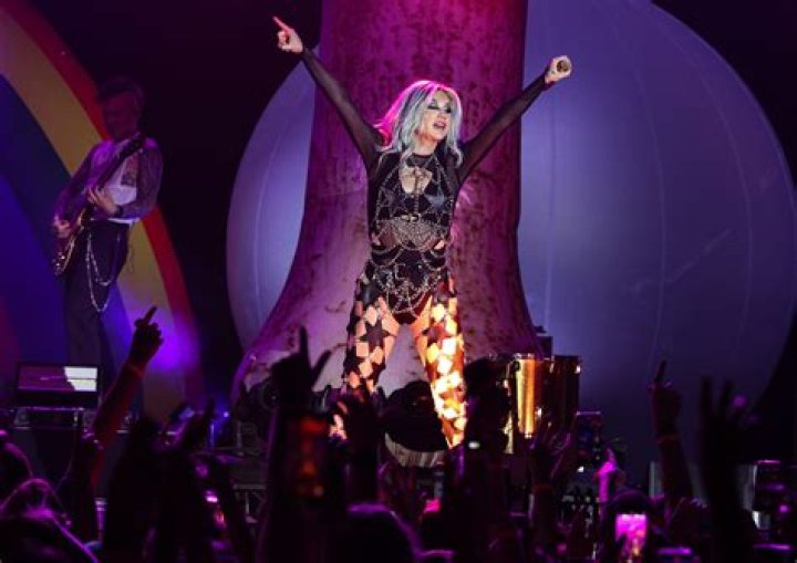Kesha Unveils “Rainbow Tour,” Her First Solo Trek Since 2013
