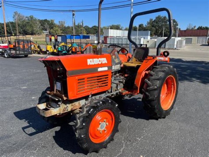 Kubota L2500 Price, Specs, Oil Capacity, Review, Attachments 2022