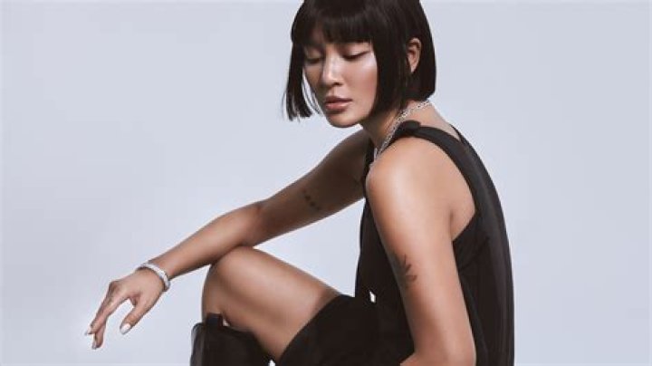 Liza Todd: Carving Her Own Path Beyond the Hollywood Glare