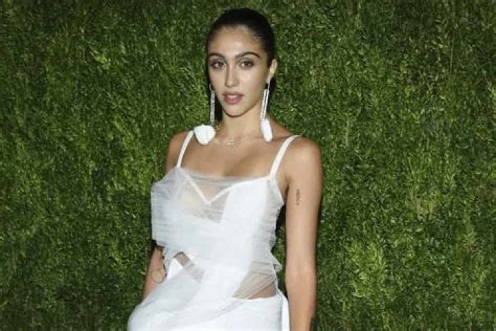 Lourdes Leon Biography, Age, Wiki, Height, Weight, Boyfriend, Family & More