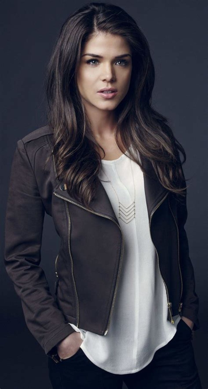 Marie Avgeropoulos Has A Thing For Dating And Turning Co-Stars Into Boyfriend! Any Chance She'll Get Married To Any?