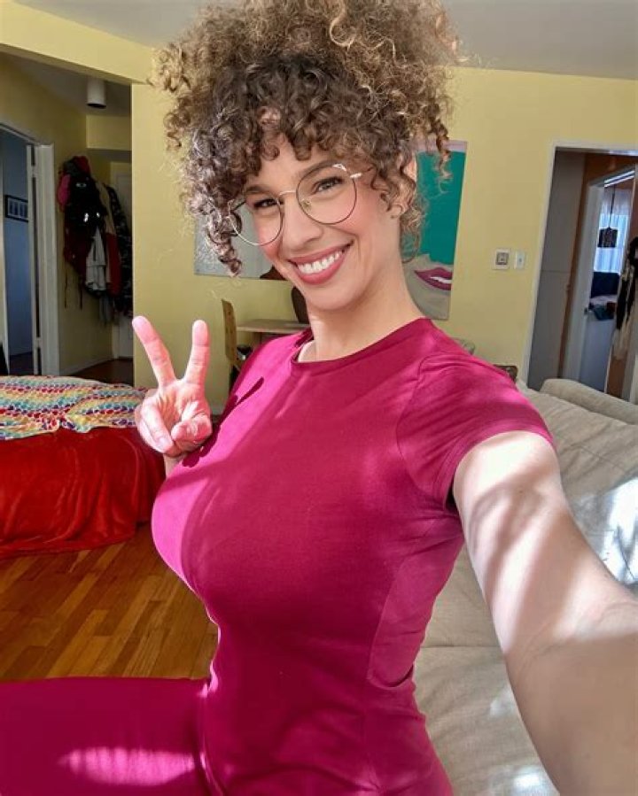 Molly Spockadoo: Discovering a Creative Spirit and Online Presence