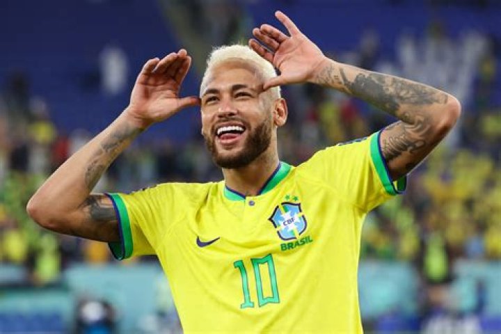 Neymar Wikipédia, biographie, épouse, origine, femme, nouveau compagnon, taille, enfant et plus