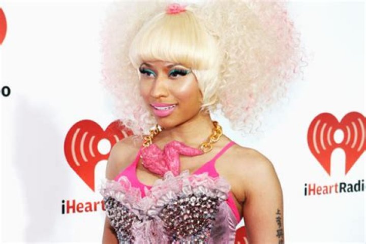 Nicki Minaj Rocks Hot Pink Chicken Wing Necklace – Pic of the Week