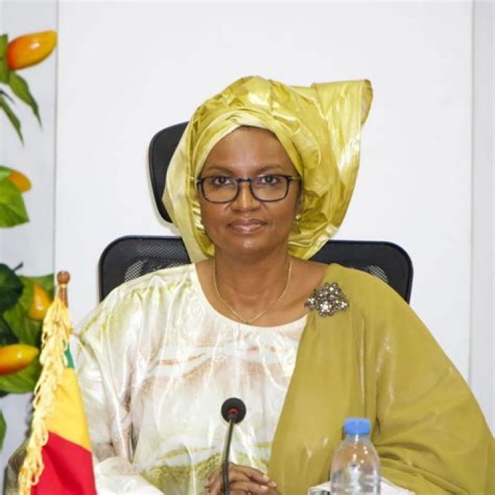 Oumou Sangaré wikipédia, biographie, épouse, origine, mari, nouveau compagnon, taille, enfant et plus