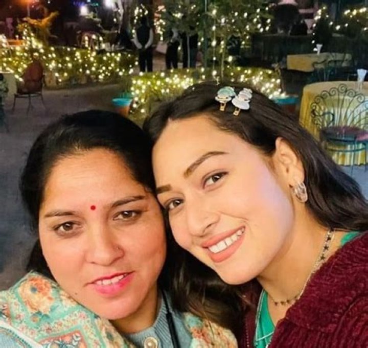 Sapna Chauhan Age, Boyfriend, Husband, Family, Biography & More » StarsUnfolded