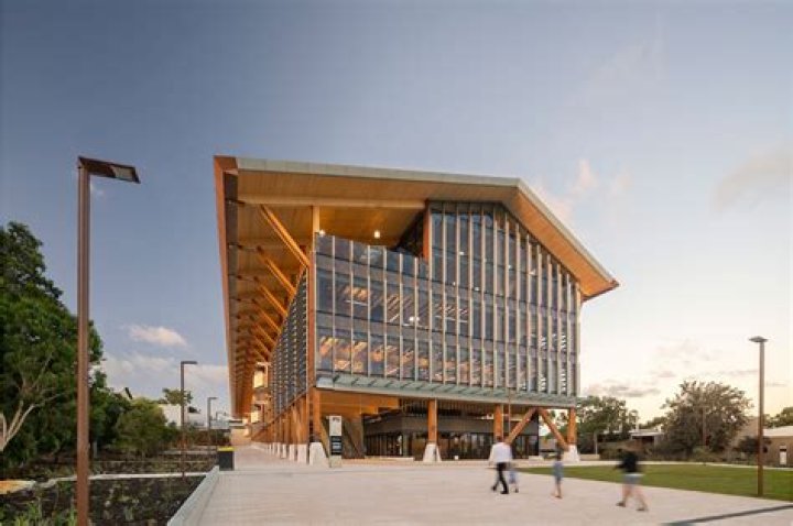 Sierra Oakley Vet School Is Murdoch University