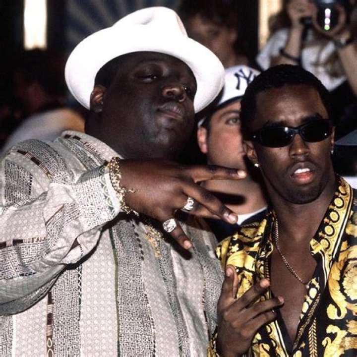 Snoop Dogg honours The Notorious B.I.G's birthday with gold chain