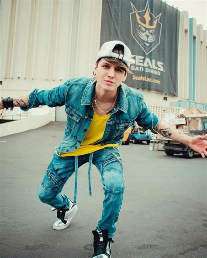 The Untold Truth Of CNCO Member – Christopher Vélez