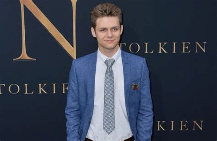 Ty Simpkins Biography, Age, Wiki, Height, Weight, Girlfriend, Family & More