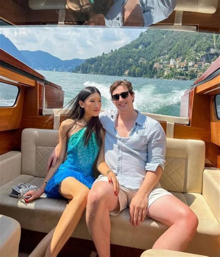 Uncovering the Person Behind Beccaxbloom: What's Her Real Name?