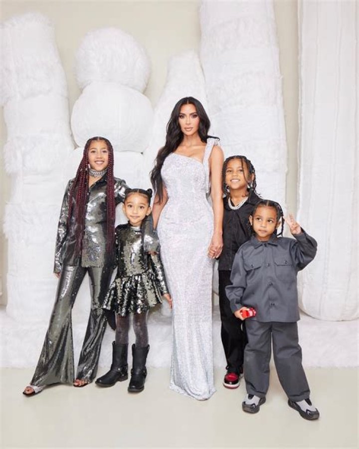 Unpacking the World of Kim Kardashian Siblings: Who's Who in the Famous Family?