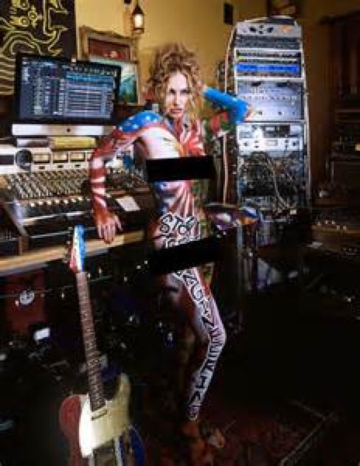 Unveiling Drea Alexa: A Story of Confidence and Style