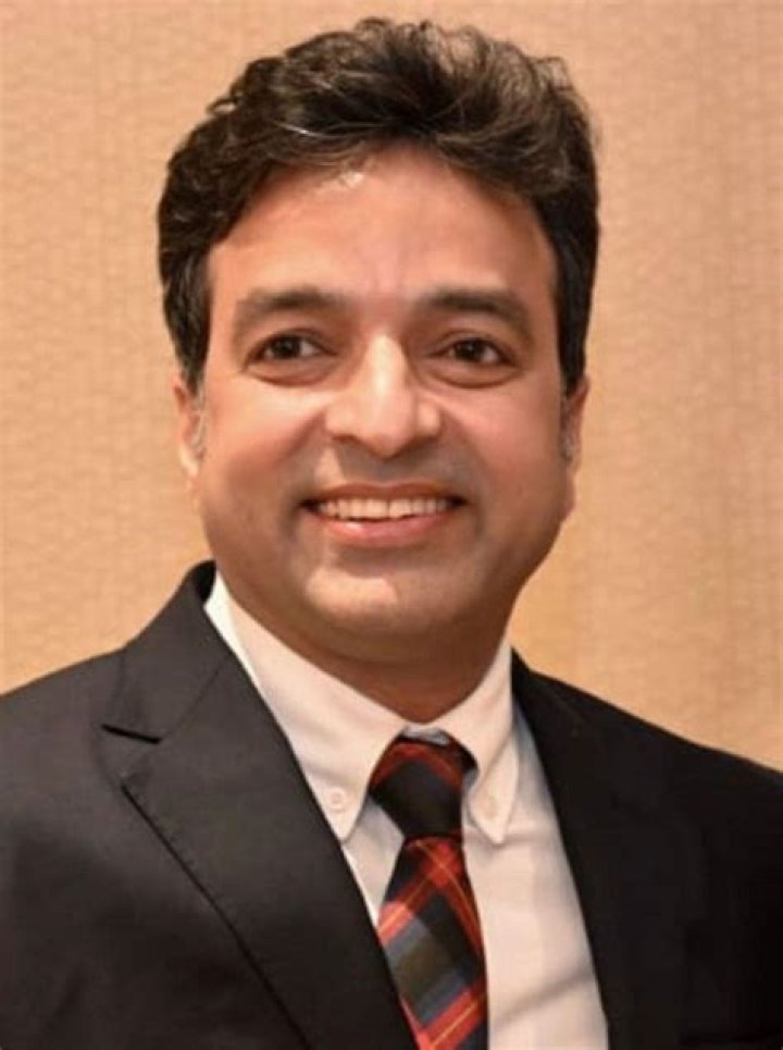 Waseem Barelvi Age, Wife, Children, Family, Biography & More » StarsUnfolded