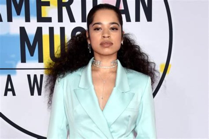 Where is Ella Mai from?