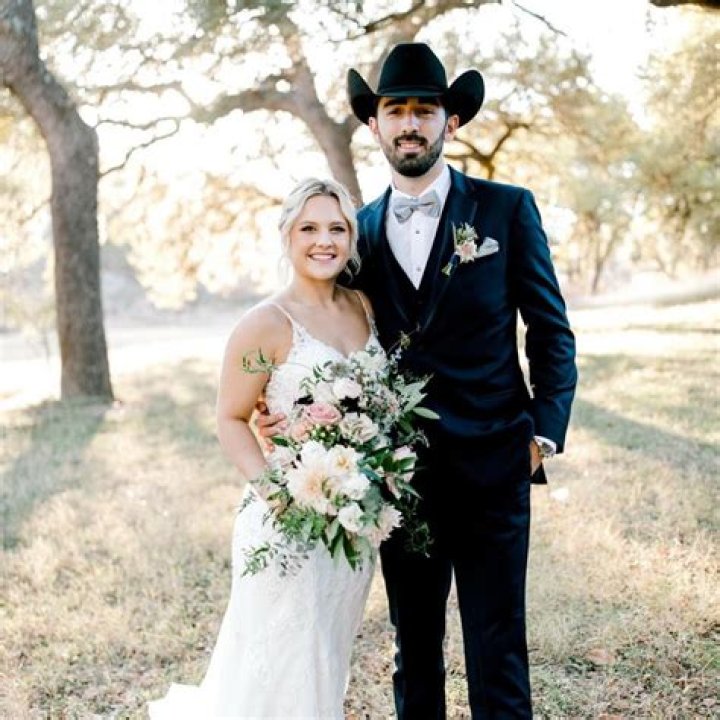 Who is Casey, wife of Colin Holderman? His parents, family, salary, net worth, jersey