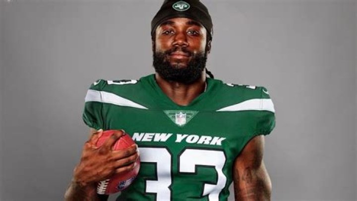 Who is Dalvin Cook girlfriend? His parents, family, contract, salary, networth