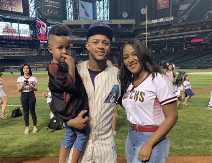 Who is Elisa Guerrero, Wife of Ketel Marte? His Relationship, Parents, Salary, Net Worth, Jersey