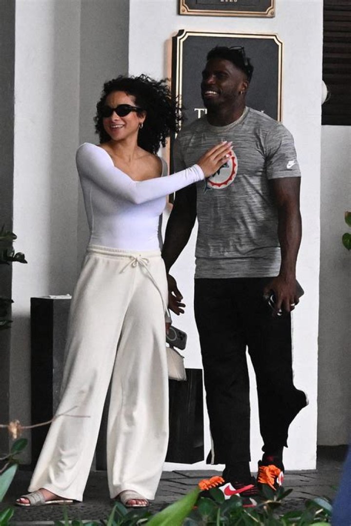 Who is Tyreek Maddox-Williams girlfriend? His parents, family, contract, salary, networth