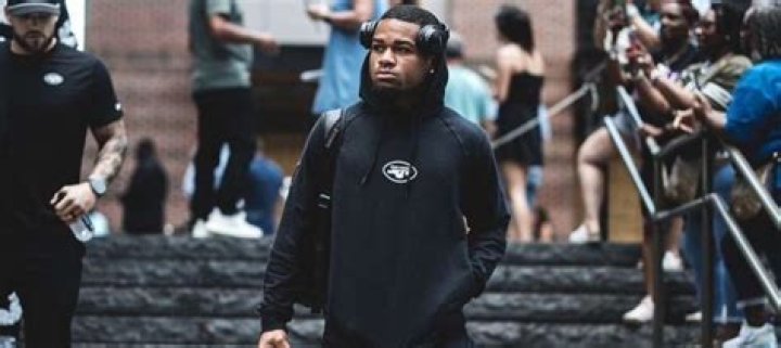 Who is Xavier Gipson girlfriend? His parents, family, contract, salary, networth