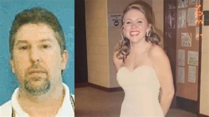 Woman Angry After Wedding Photographer Erased Her 'Ugly' Gift