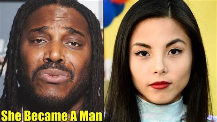 Woman Who Became Meme After Being Photographed At BDSM Fair Thinks It's Hilarious