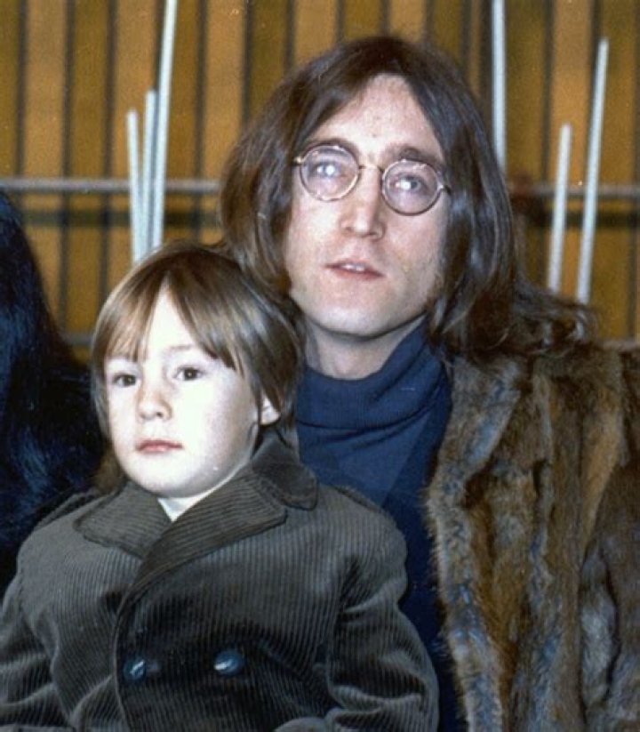Yoko Ono (Femme de John Lennon) wikipédia, biographie, épouse, origine, mari, nouveau compagnon, taille, enfant et plus